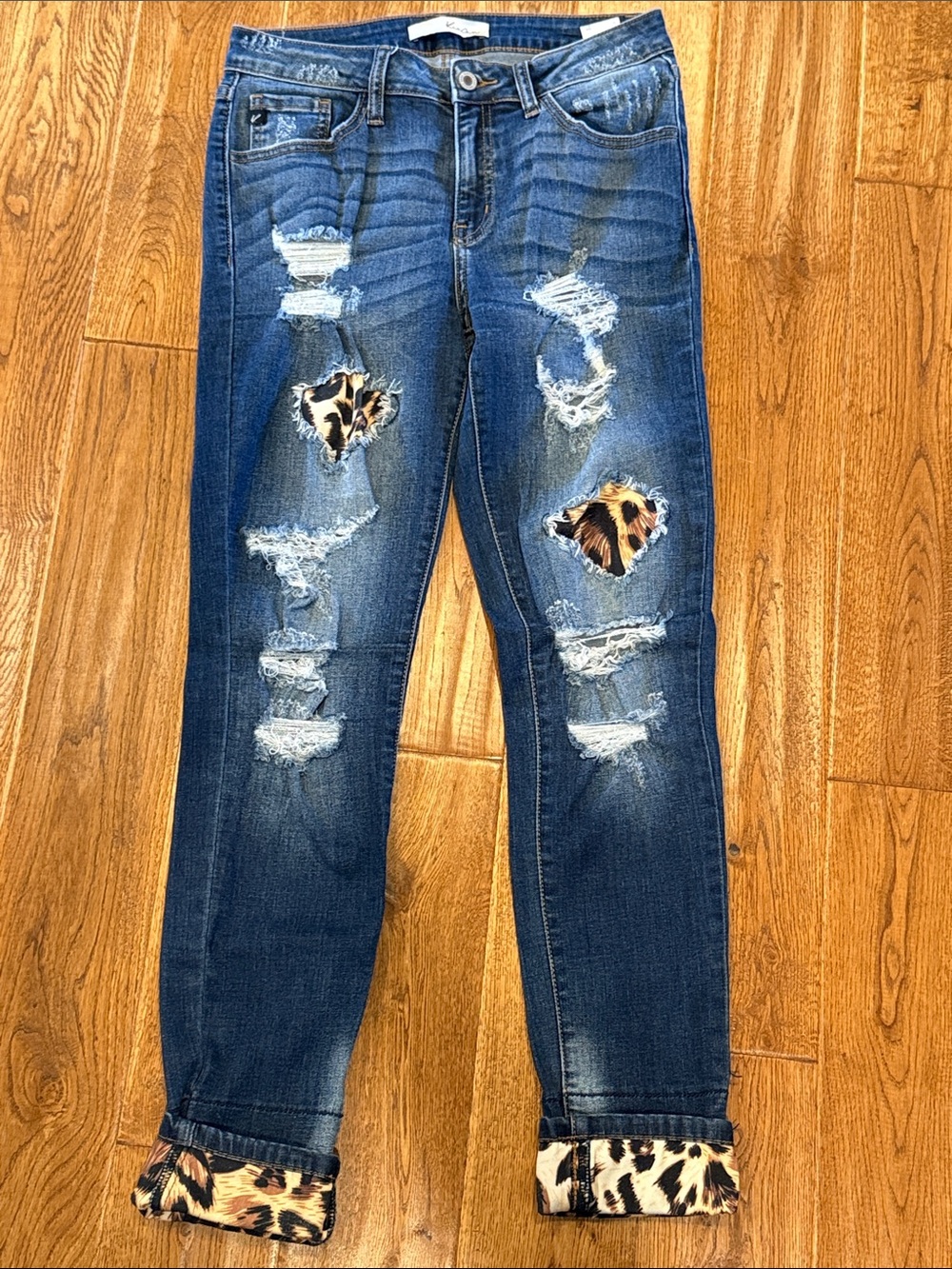 KanCan distressed skinny jeans